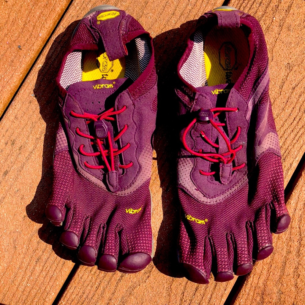 Women’s Vibram Five Fingers shoes. Lightly worn, good condition.